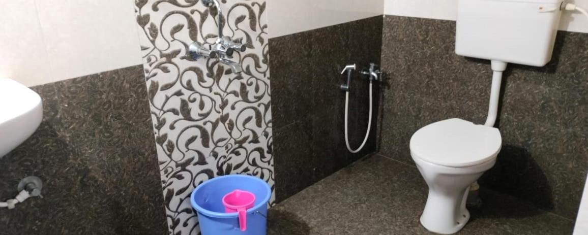 Hotel Explorer Calangute Bagian luar foto